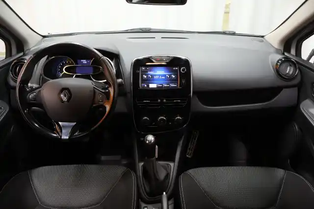 Valkoinen Viistoperä, Renault Clio – INJ-897