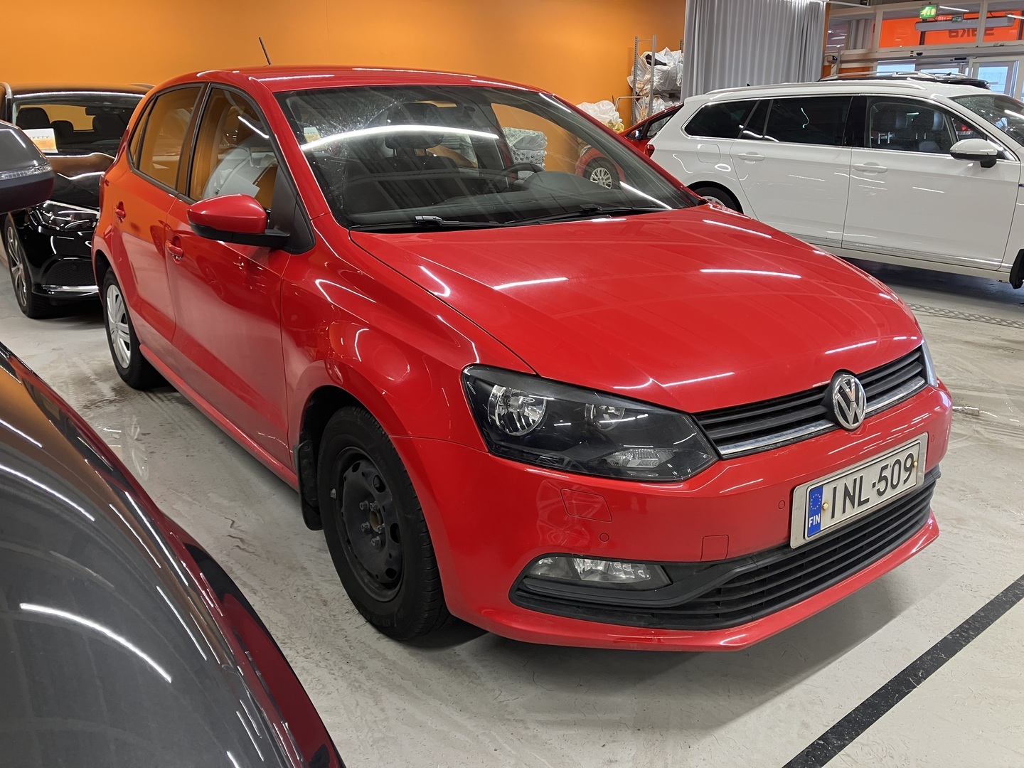 Punainen Viistoperä, Volkswagen Polo – INL-509