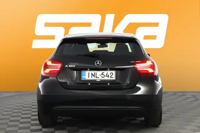 Musta Viistoperä, Mercedes-Benz A – INL-542