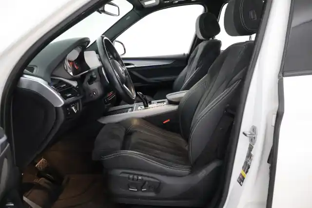 Valkoinen Maastoauto, BMW X5 – INM-341