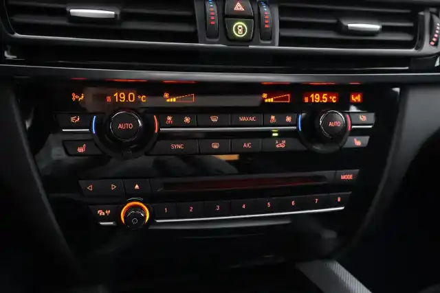 Valkoinen Maastoauto, BMW X5 – INM-341