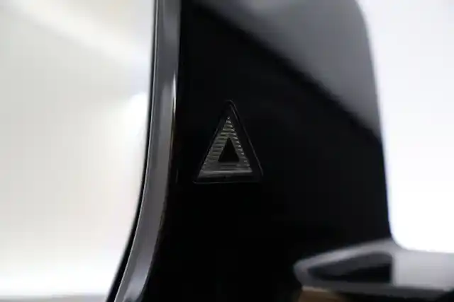 Valkoinen Maastoauto, BMW X5 – INM-341