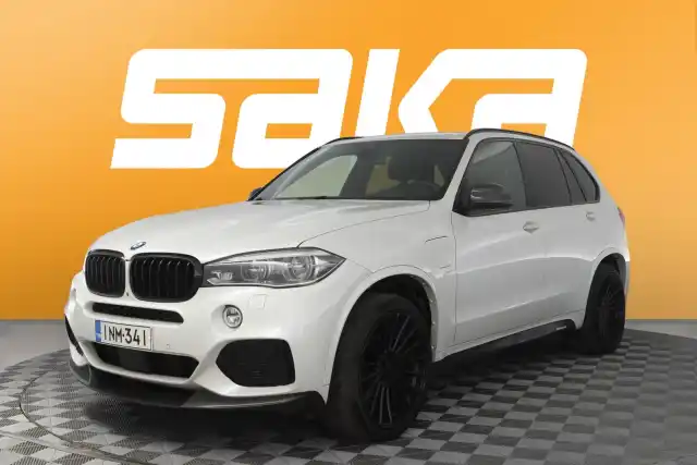 Valkoinen Maastoauto, BMW X5 – INM-341