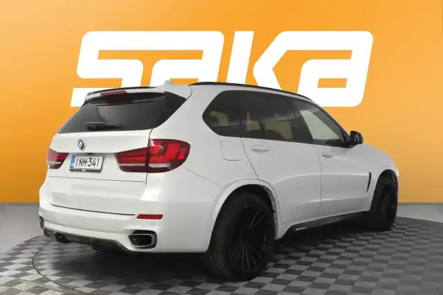 Valkoinen Maastoauto, BMW X5 – INM-341