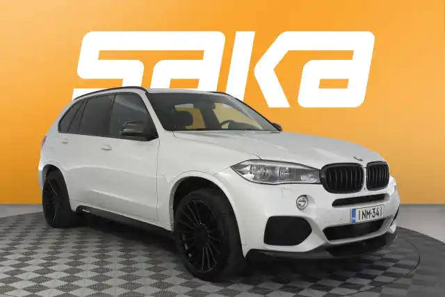 Valkoinen Maastoauto, BMW X5 – INM-341