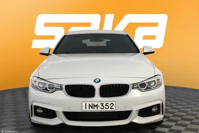 Valkoinen Sedan, BMW 418 – INM-352