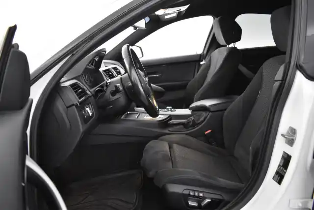 Valkoinen Sedan, BMW 418 – INM-352