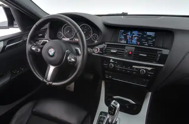 Valkoinen Maastoauto, BMW X4 – INM-399