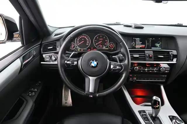 Valkoinen Maastoauto, BMW X4 – INM-399