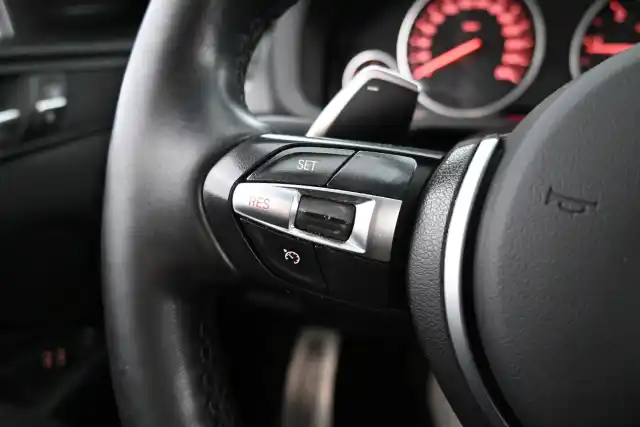 Valkoinen Maastoauto, BMW X4 – INM-399