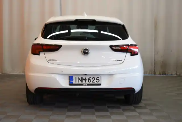 Valkoinen Viistoperä, Opel Astra – INM-625