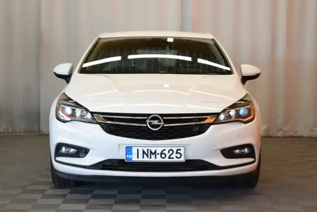 Valkoinen Viistoperä, Opel Astra – INM-625