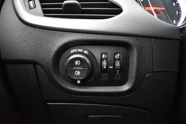 Sininen Farmari, Opel Astra – INM-644