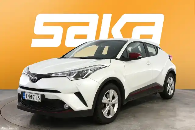 Valkoinen Maastoauto, Toyota C-HR – INM-713