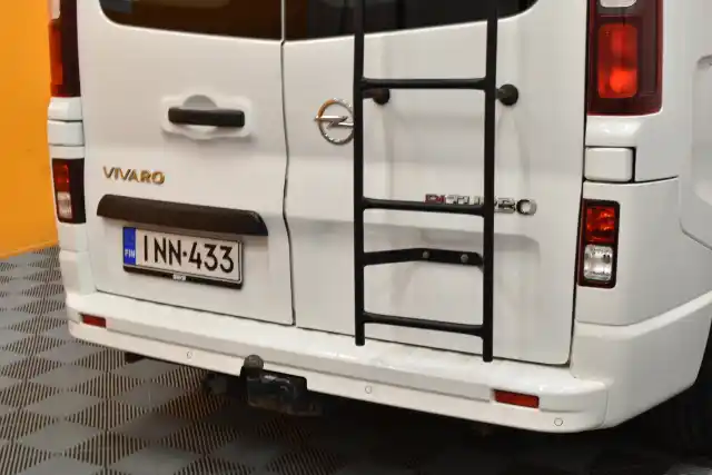 Valkoinen Pakettiauto, Opel Vivaro – INN-433
