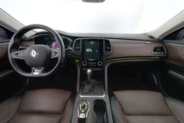 Punainen Sedan, Renault Talisman – INN-642