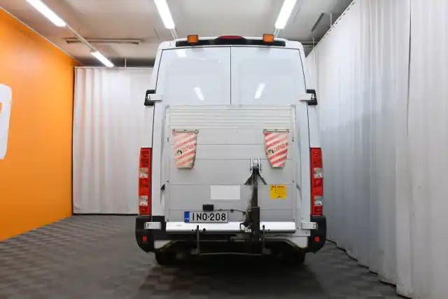 Valkoinen Pakettiauto, Iveco DAILY – INO-208
