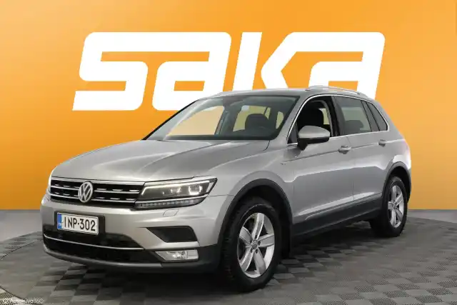 Harmaa Maastoauto, Volkswagen Tiguan – INP-302