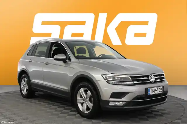 Harmaa Maastoauto, Volkswagen Tiguan – INP-302