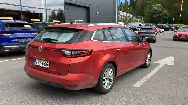 Punainen Farmari, Renault Megane – INP-668