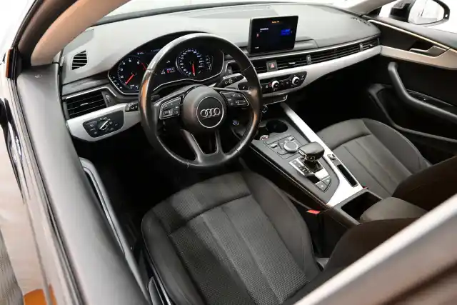 Musta Viistoperä, Audi A5 – INS-696
