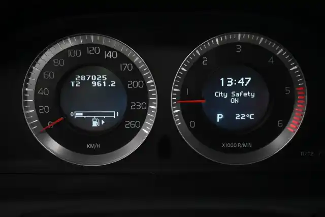 Musta Maastoauto, Volvo XC60 – INS-893