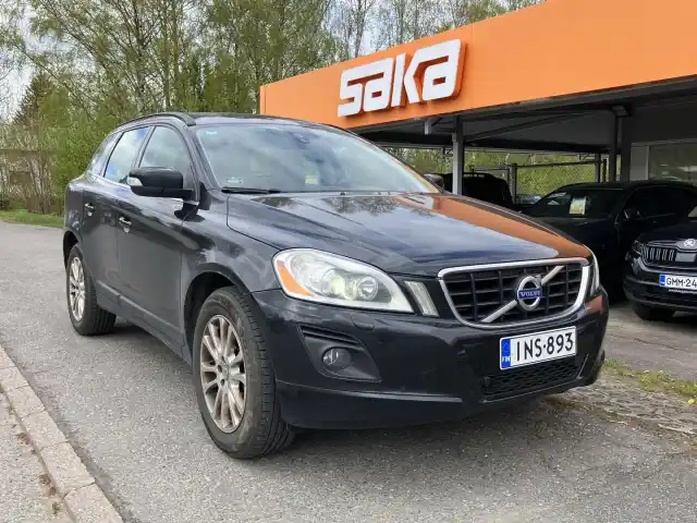 Musta Maastoauto, Volvo XC60 – INS-893