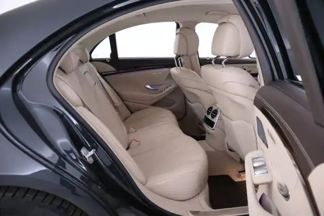 Sininen Sedan, Mercedes-Benz S – INT-464