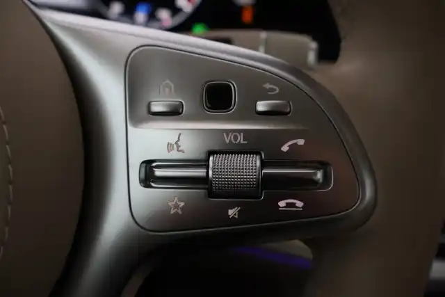 Sininen Sedan, Mercedes-Benz S – INT-464