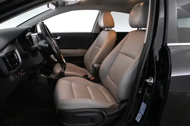 Musta Viistoperä, Kia Rio – INU-315