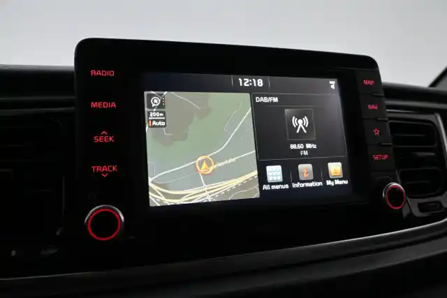 Musta Viistoperä, Kia Rio – INU-315
