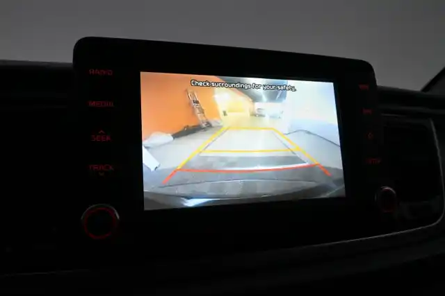 Musta Viistoperä, Kia Rio – INU-315