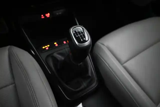 Musta Viistoperä, Kia Rio – INU-315