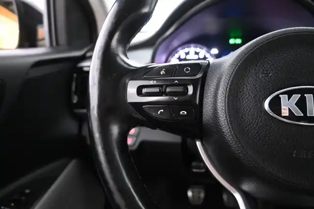 Musta Viistoperä, Kia Rio – INU-315