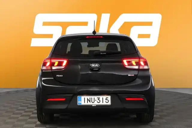 Musta Viistoperä, Kia Rio – INU-315