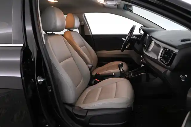 Musta Viistoperä, Kia Rio – INU-315
