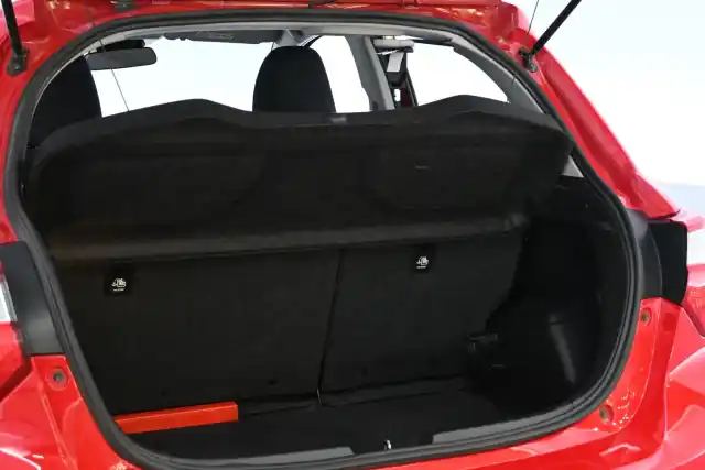 Punainen Viistoperä, Toyota Yaris – INU-543