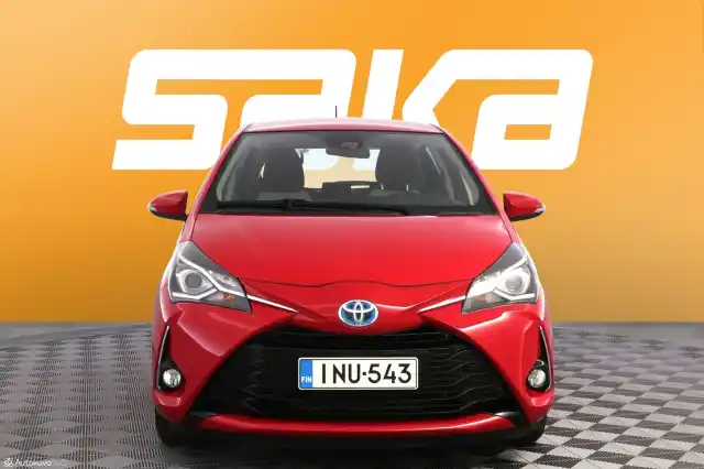 Punainen Viistoperä, Toyota Yaris – INU-543