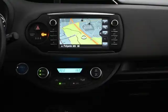 Punainen Viistoperä, Toyota Yaris – INU-543