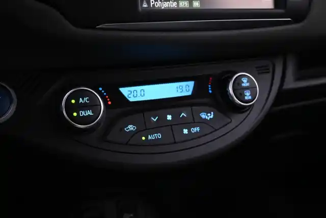 Punainen Viistoperä, Toyota Yaris – INU-543