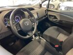 Punainen Viistoperä, Toyota Yaris – INU-543, kuva 4