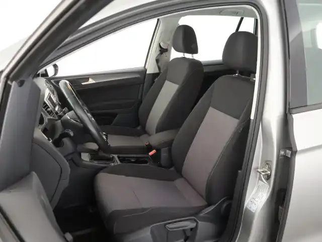 Harmaa Tila-auto, Volkswagen Golf Sportsvan – INU-806