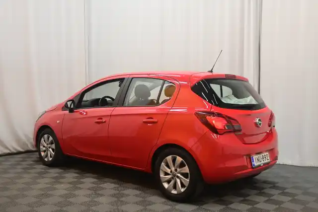 Punainen Viistoperä, Opel Corsa – INU-892