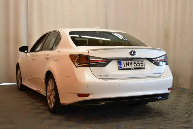 Valkoinen Sedan, Lexus GS – INV-555