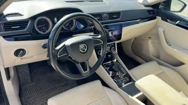 Musta Farmari, Skoda Superb – INV-810