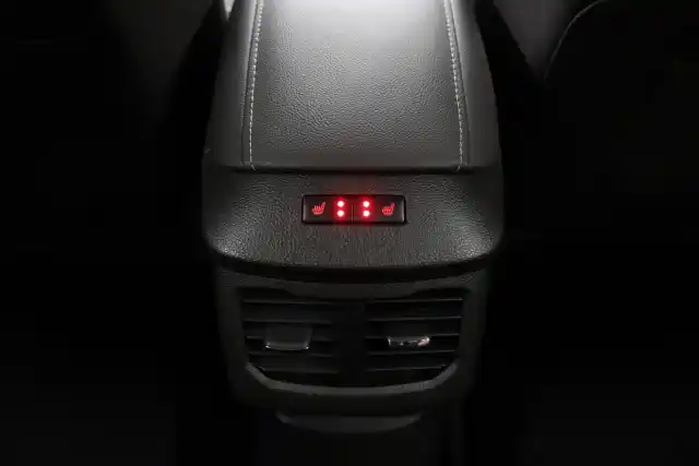 Musta Viistoperä, Ford Mondeo – INX-113