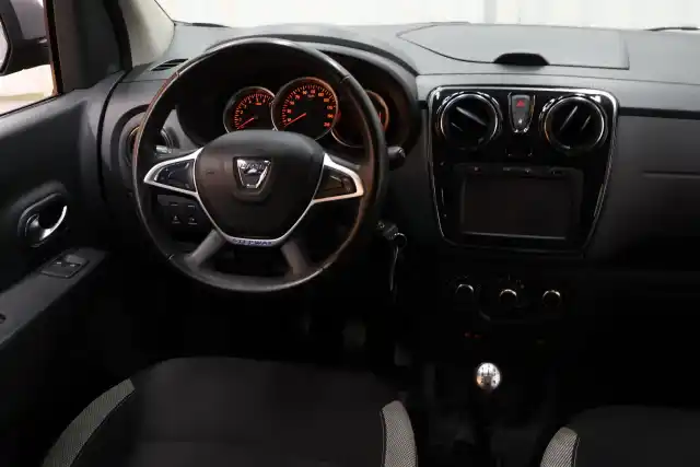 Harmaa Tila-auto, Dacia Lodgy – INX-429