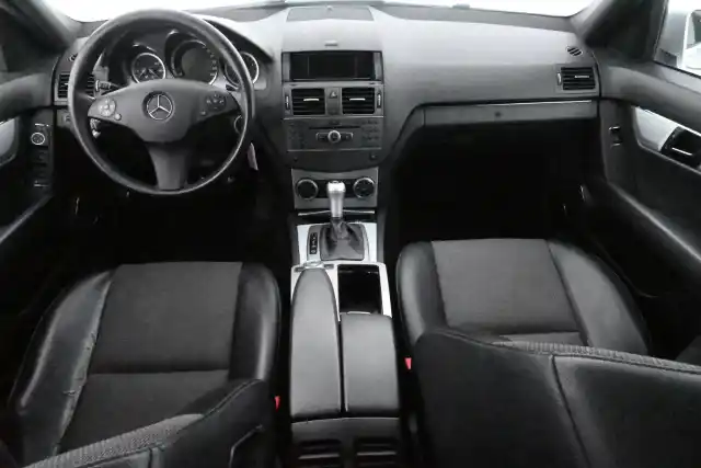 Hopea Sedan, Mercedes-Benz C – IOC-648