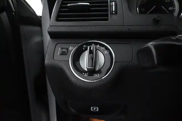 Hopea Sedan, Mercedes-Benz C – IOC-648
