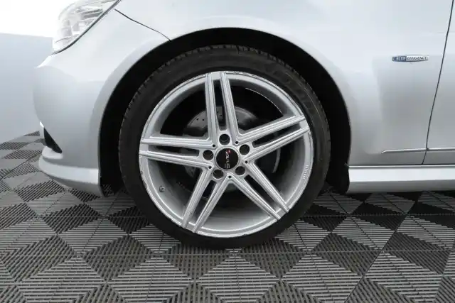 Hopea Sedan, Mercedes-Benz C – IOC-648